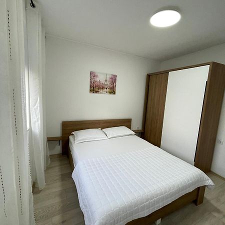 Nessi Apartment Prisztina Zewnętrze zdjęcie