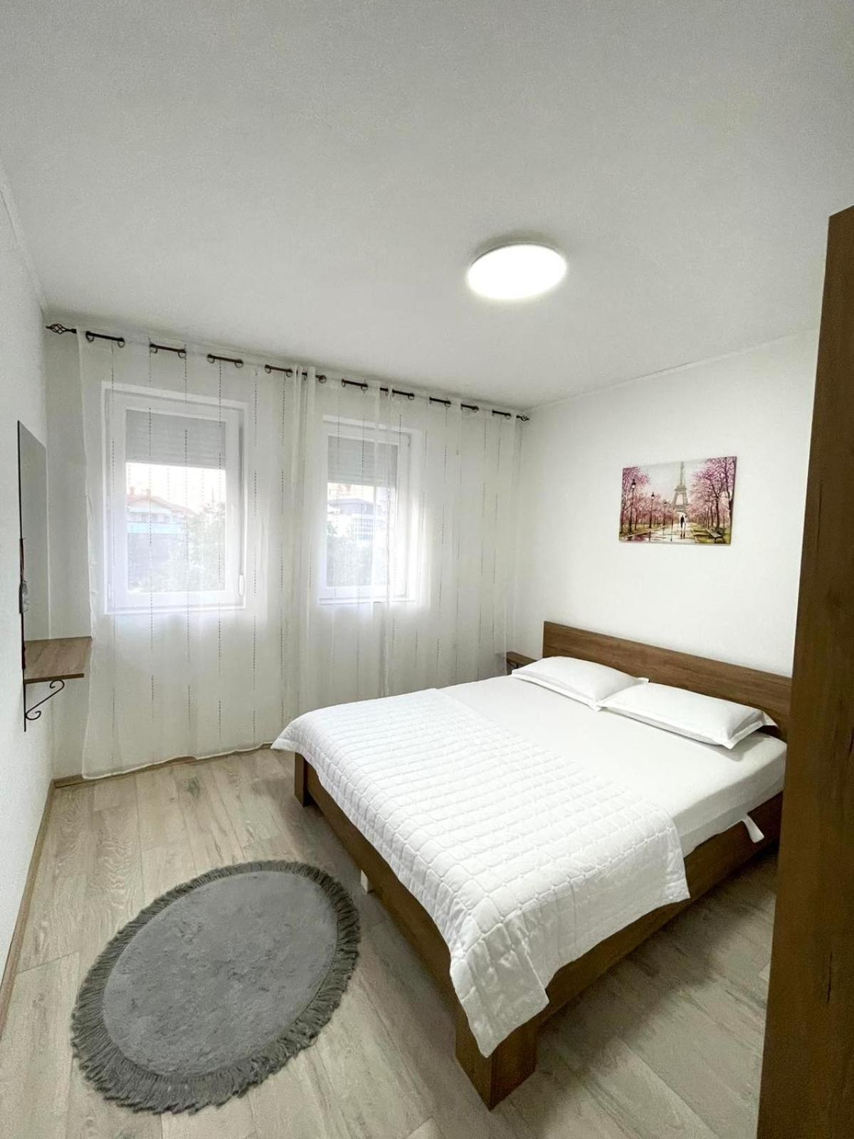 Nessi Apartment Prisztina Zewnętrze zdjęcie